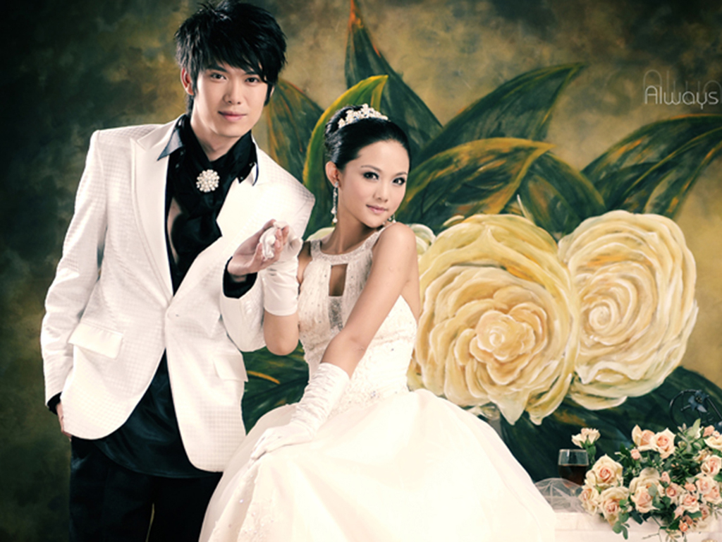 X2018 金色光斑婚礼图文特效展示